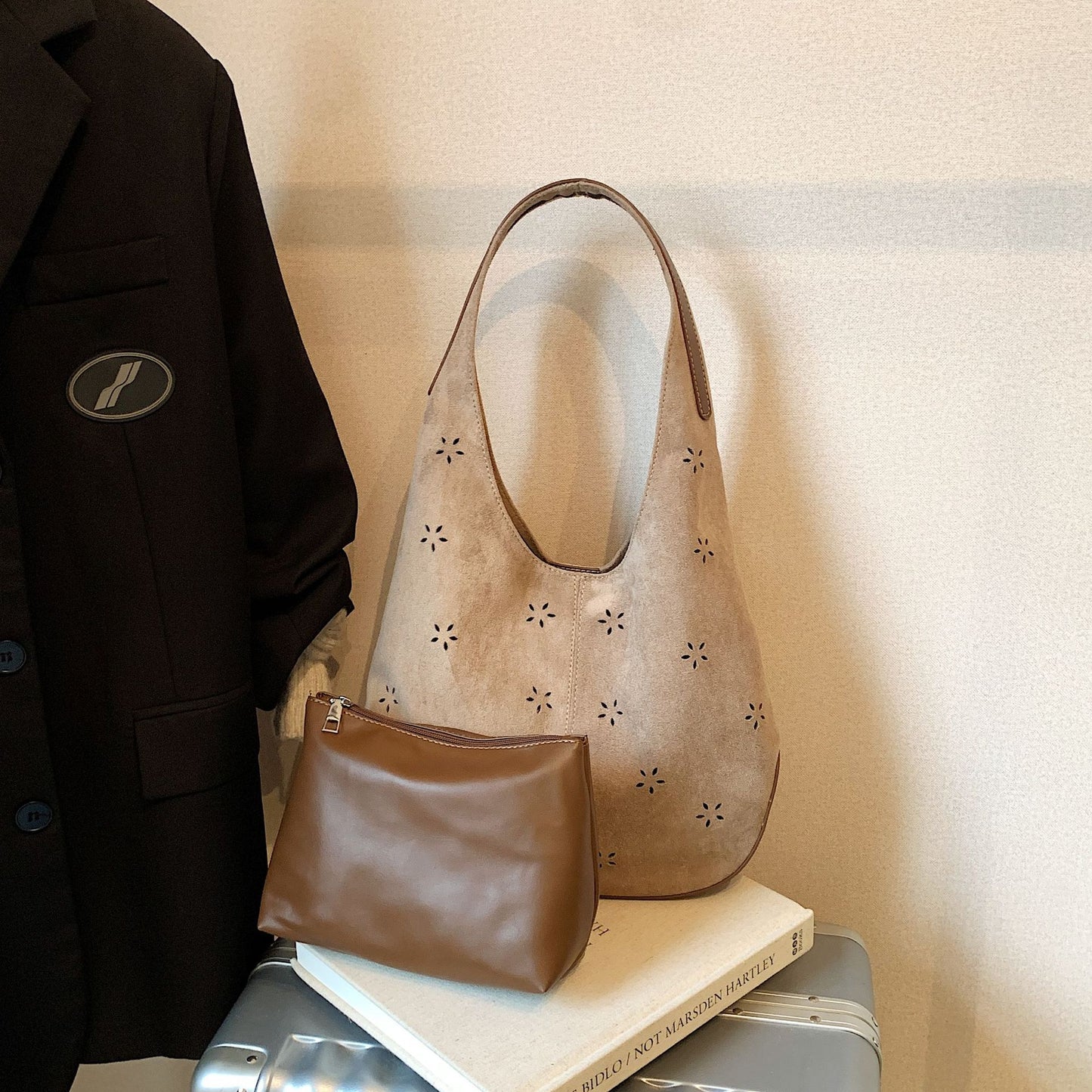 Capacity Suede Hollow Petal Commuting Fashion Women's Shoulder Bag