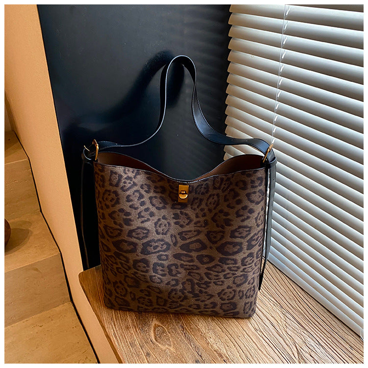Women's Vintage Suede Commuter Elegant Large Capacity Women's Shoulder Bag