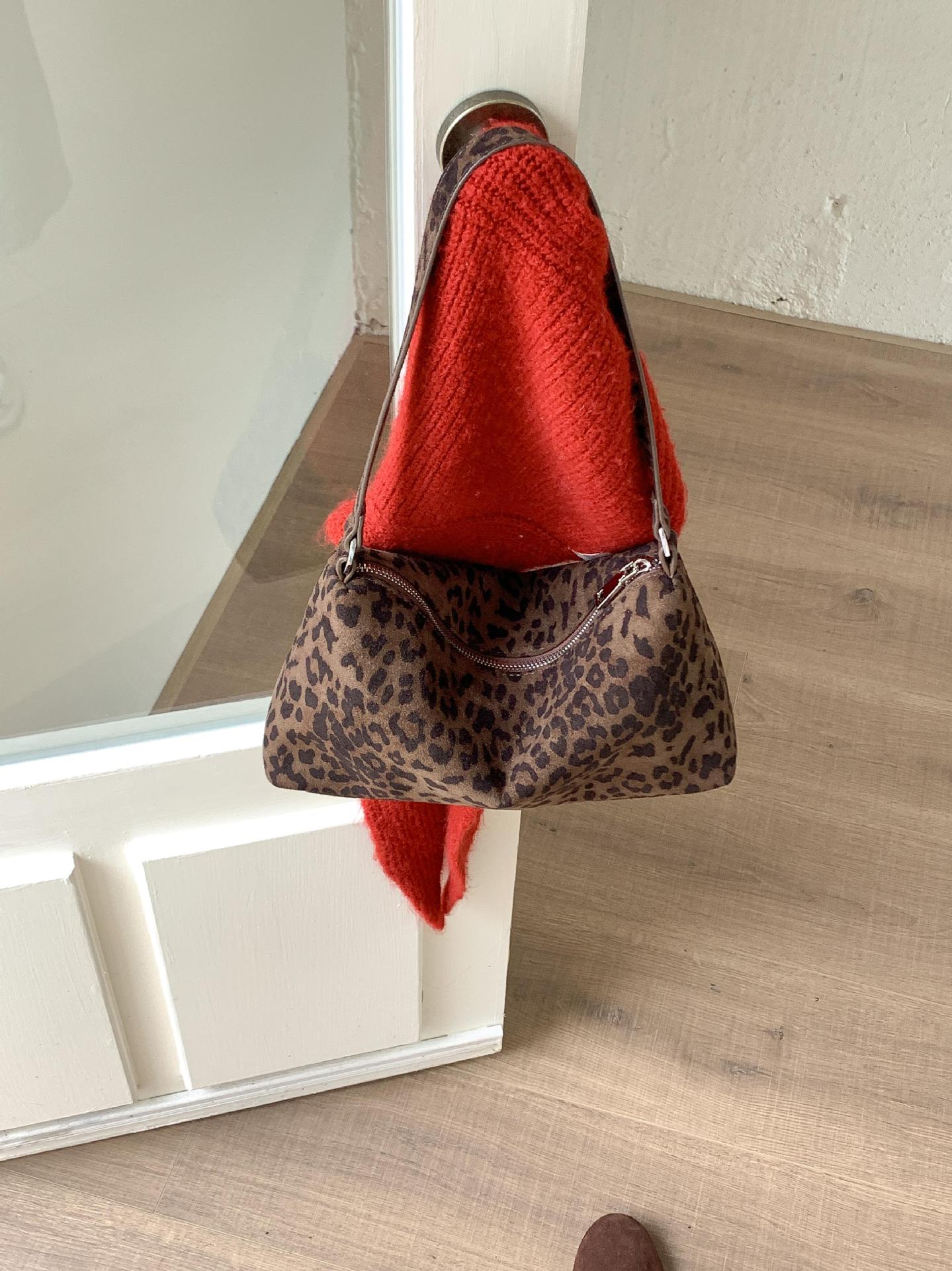 Women's Niche Style Underarm High-grade Retro Suede Women's Shoulder Bag