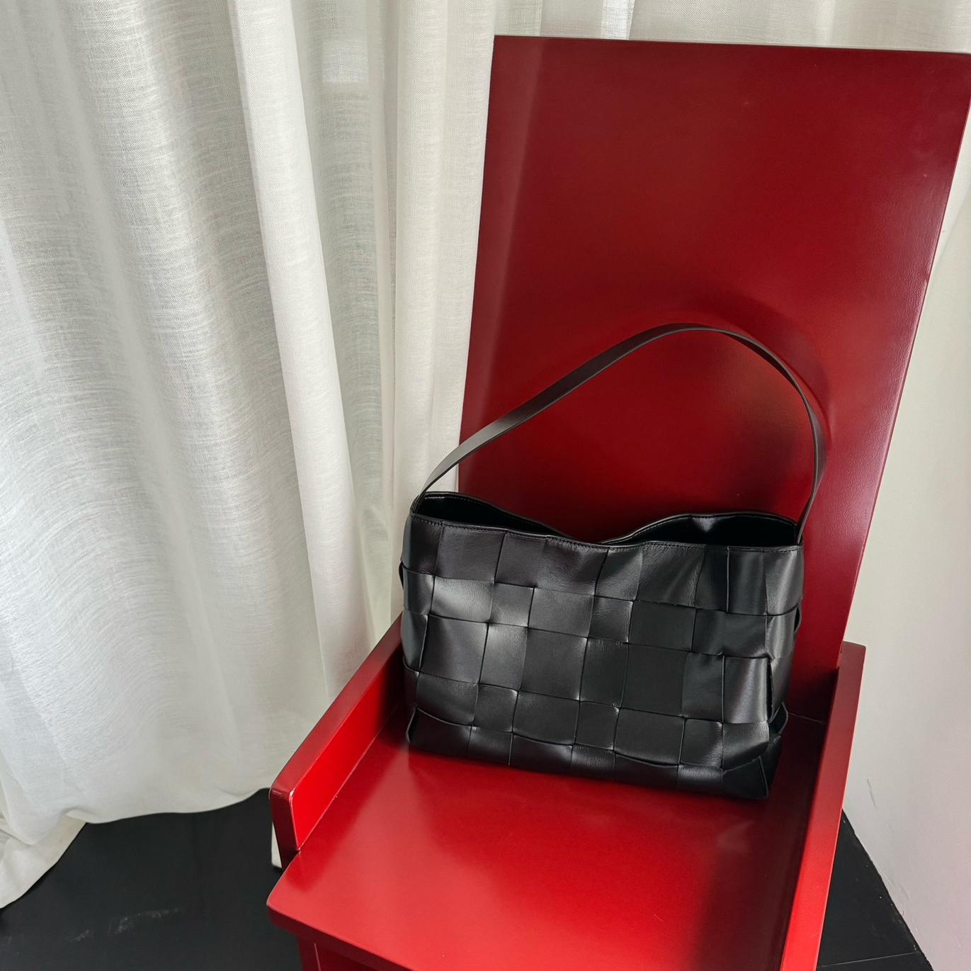 Leather Fashion Woven Genuine Niche Advanced Women's Shoulder Bag