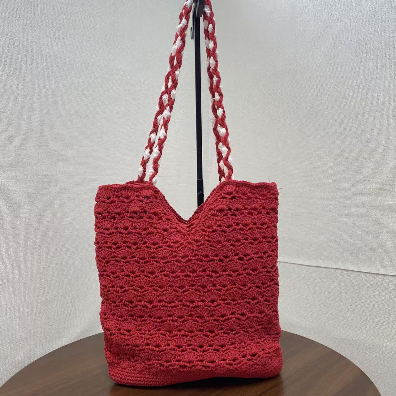 Women's Crocheted Hand-woven Underarm High-grade Niche Lace Women's Shoulder Bag