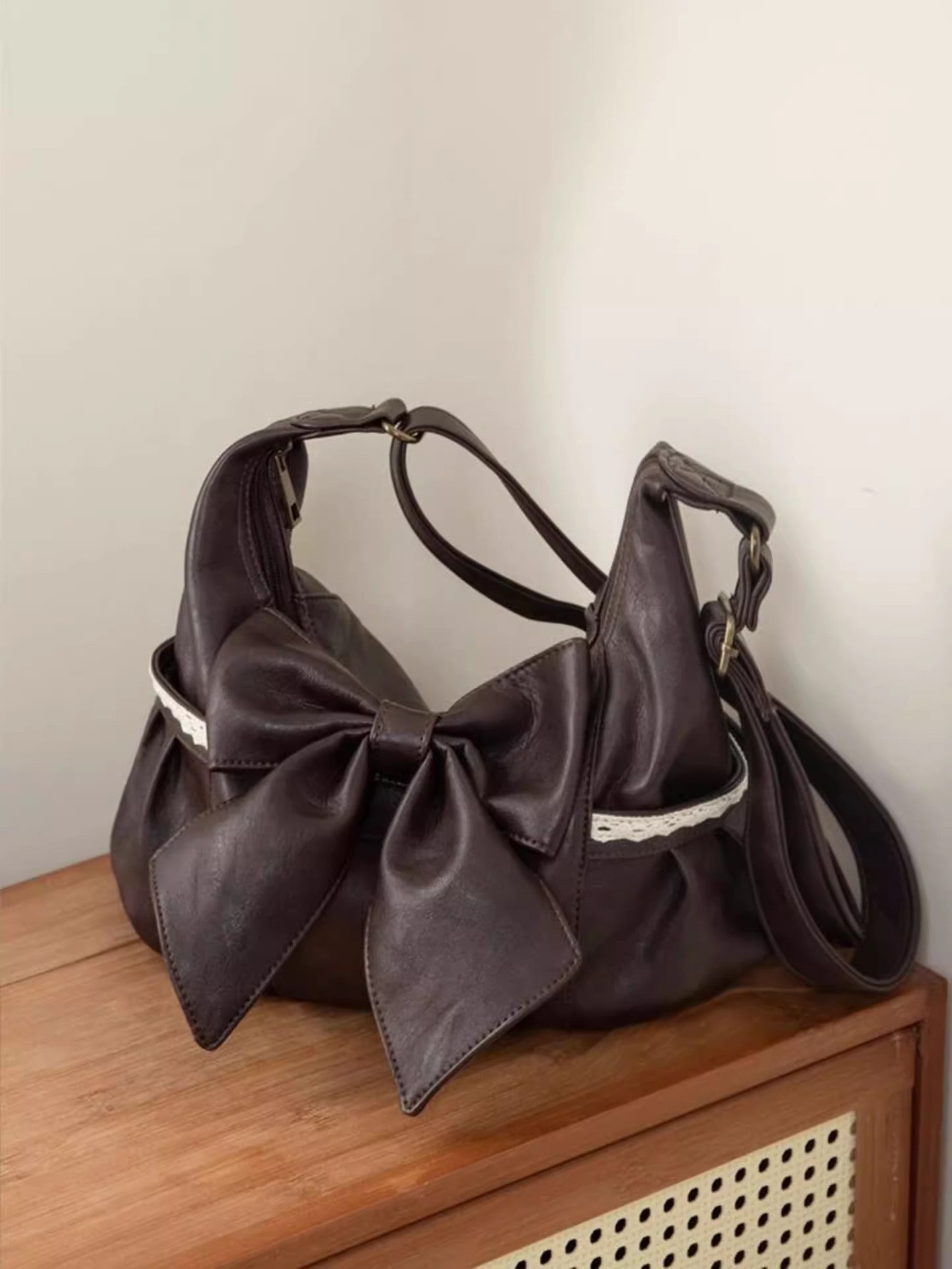 Retro Brown Lace Bow Lightweight Large Women's Messenger Bag