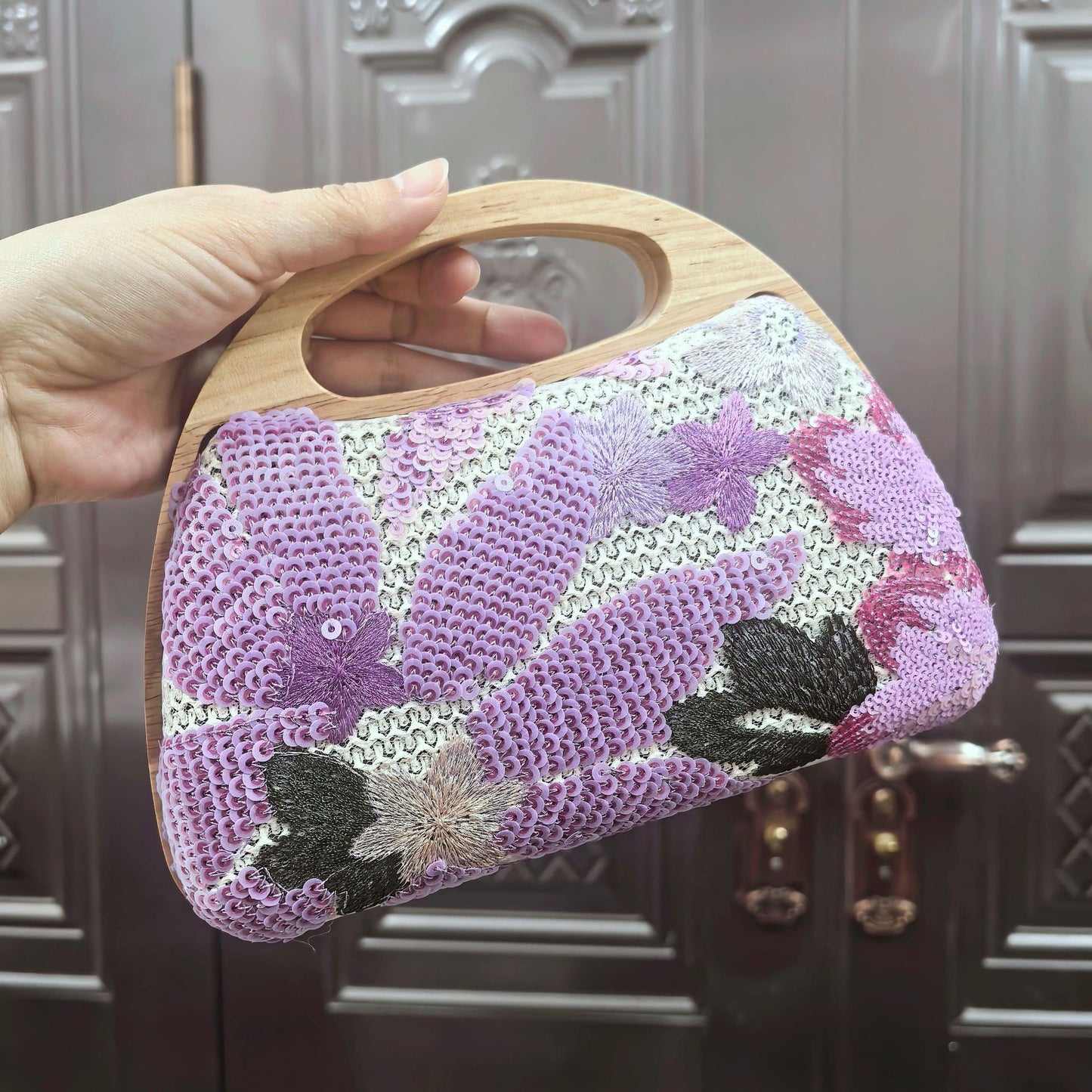 Women's National Fashion Fresh Style Sequined Embroidered Shell Portable Dinner Bag