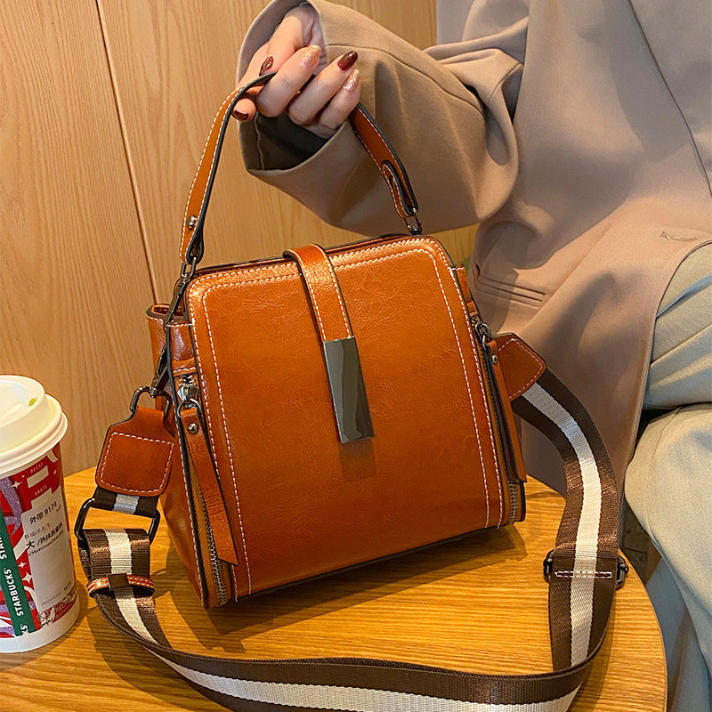 Women's Genuine Leather Fashion Trendy Commuter Oil Wax Women's Messenger Bag