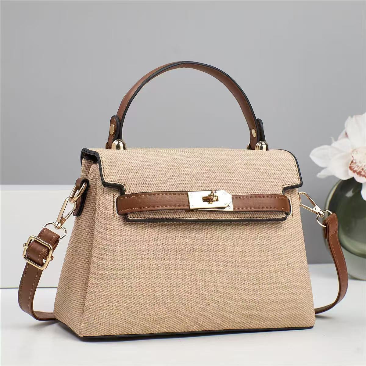 Women's Textured Solid Color Large Capacity Flip Women's Handbag