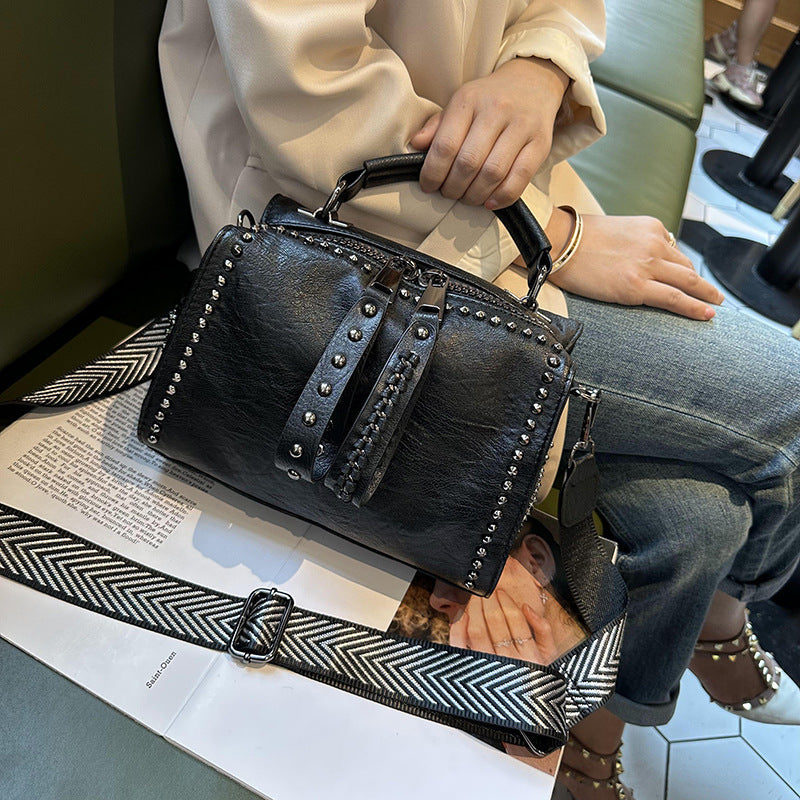 Women's Personality Rivets Leisure Winter Texture Pillow Handbags
