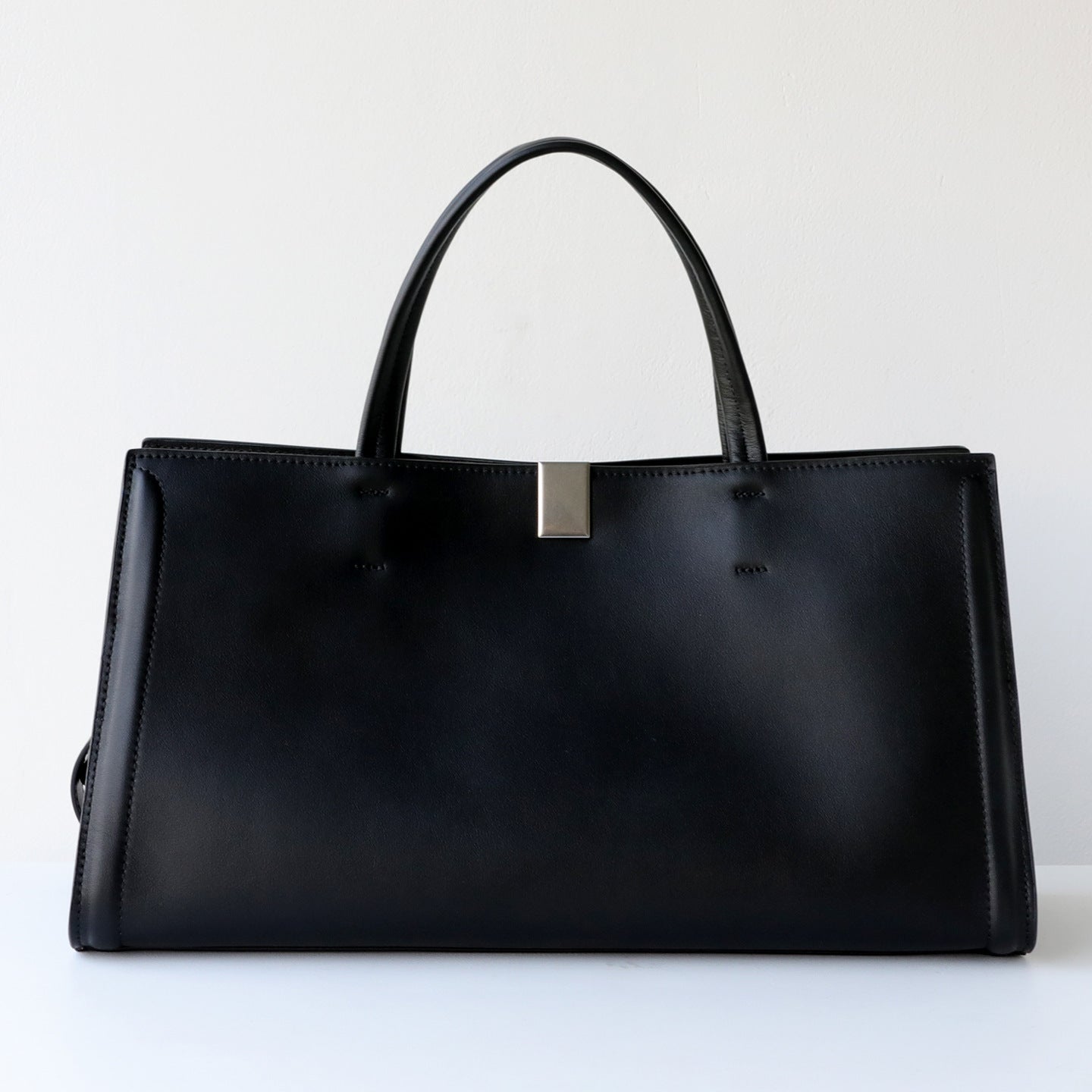 Women's Frosted Cowhide Elegant Minimalist Style Old Money Handbags