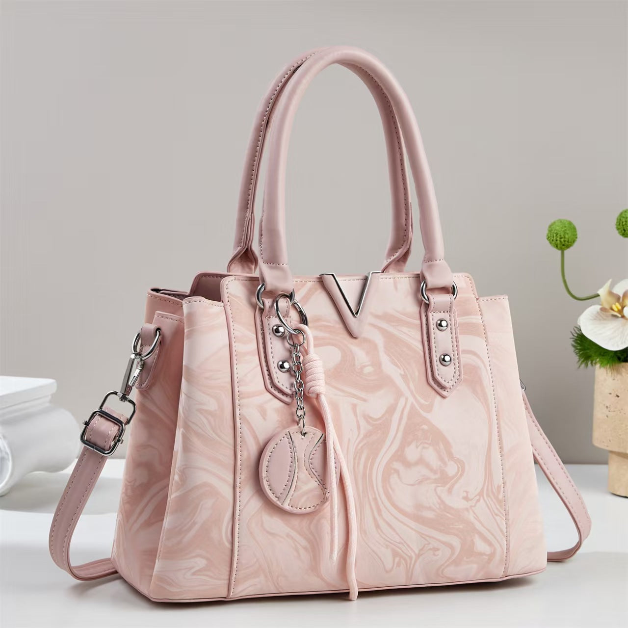 Women's V-shaped Simple Fashion Versatile Daily Shoulder Bags