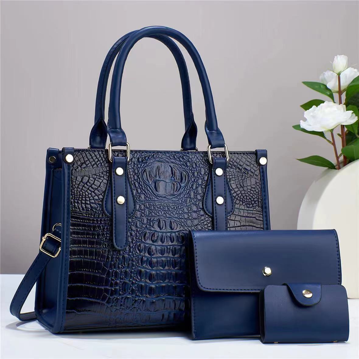 Women's Crocodile Pattern Embossed Large Capacity Mom Trendy Fashion One Women's Handbag