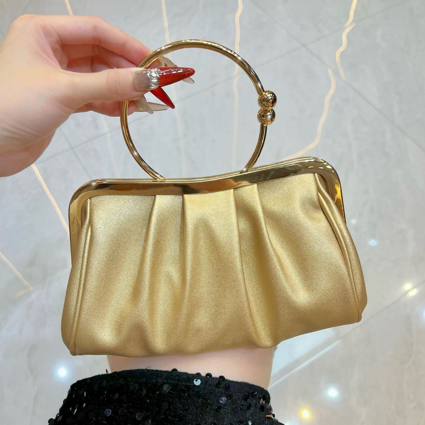 Charming Women's Pleated Fashionable Dress Banquet Dinner Bag