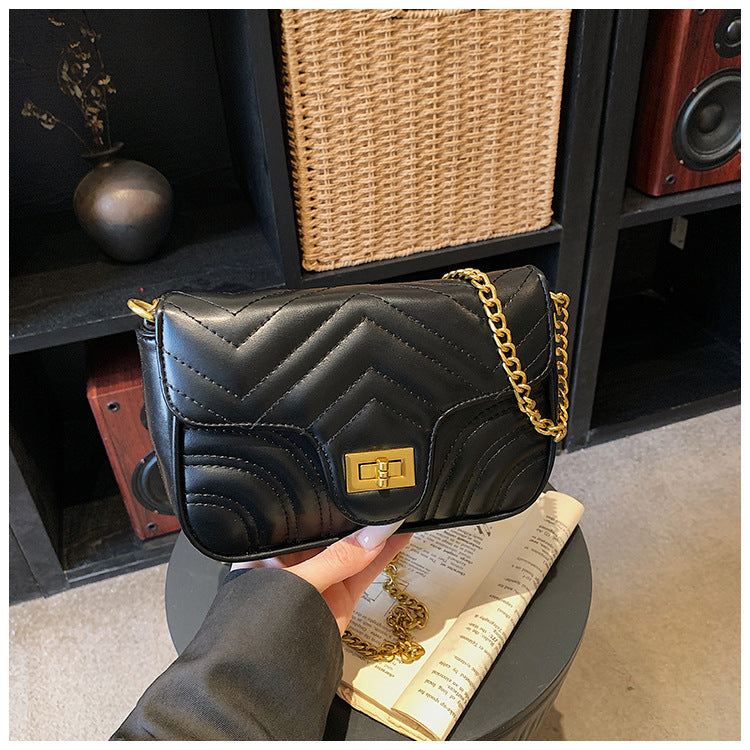 Women's Spring Niche Diamond Pattern Chain Versatile Large Capacity Affordable Luxury Women's Messenger Bag