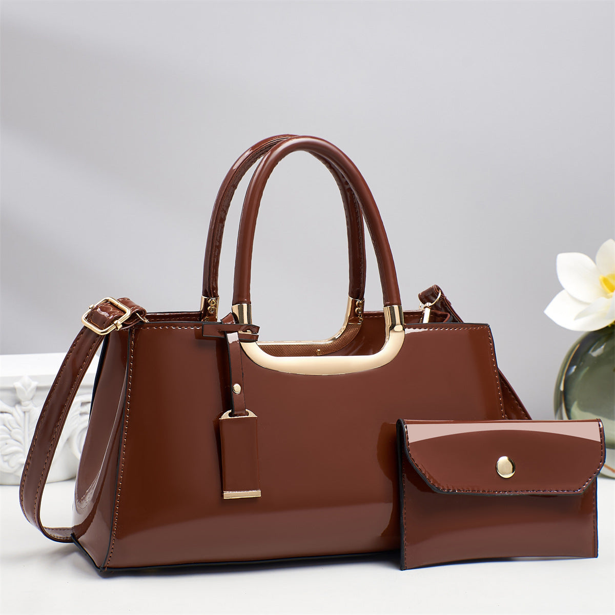 Women's Large Capacity Textured Bright Leather Light Women's Handbag