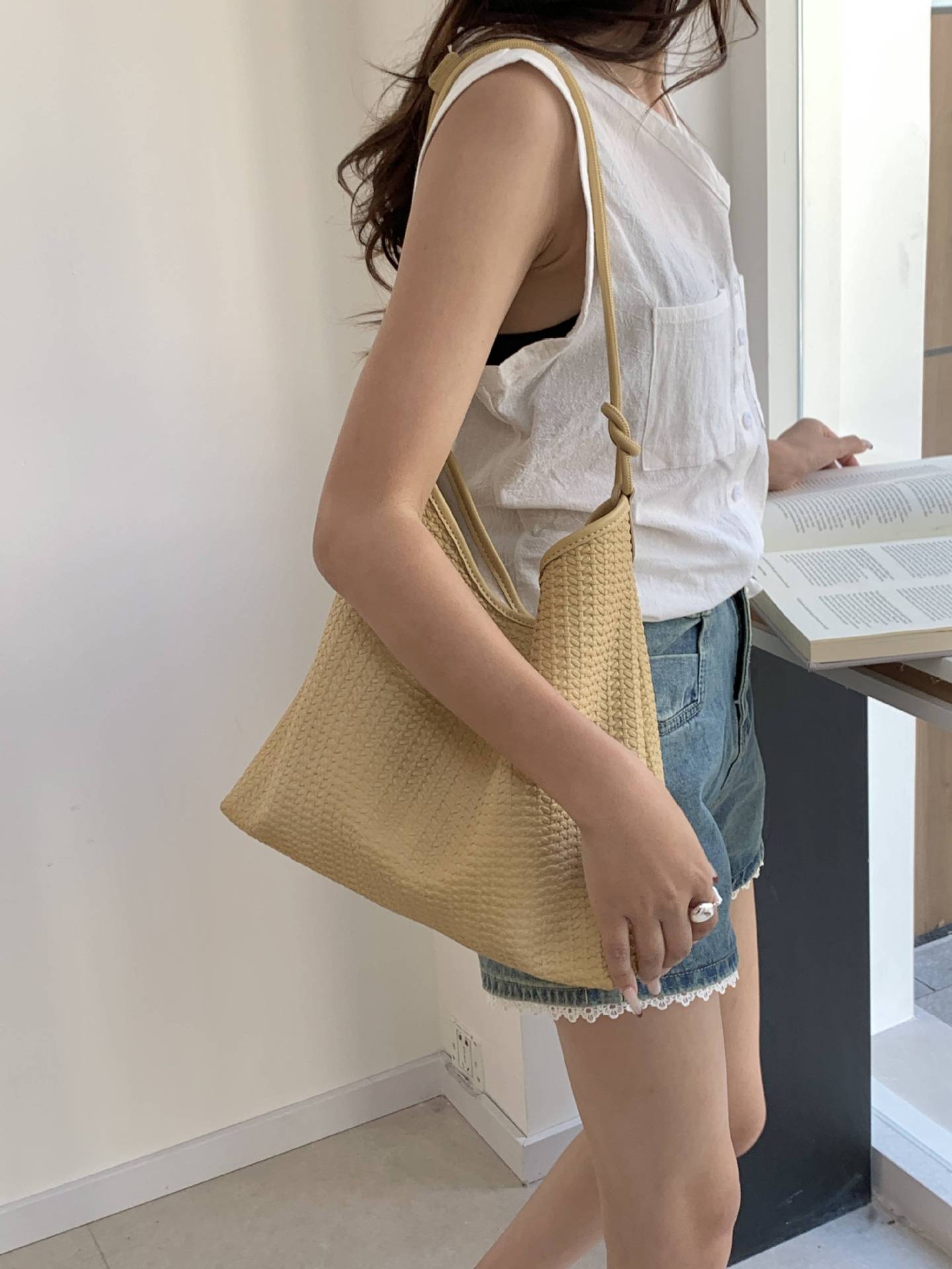 Women's High-grade Woven Pattern Korean Commuter Large Capacity Bags