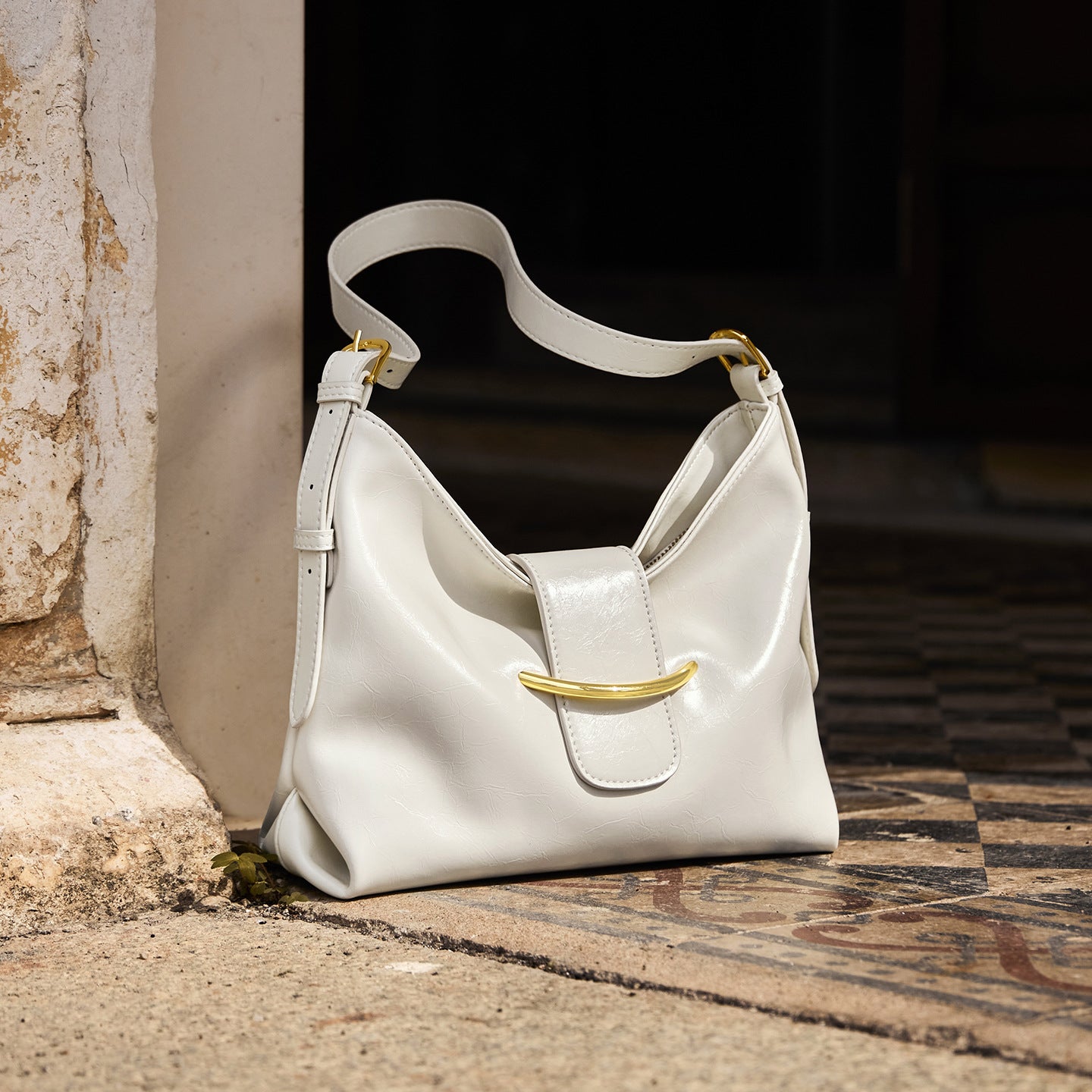 High-grade Female Western Style Textured Fashion Shoulder Bags