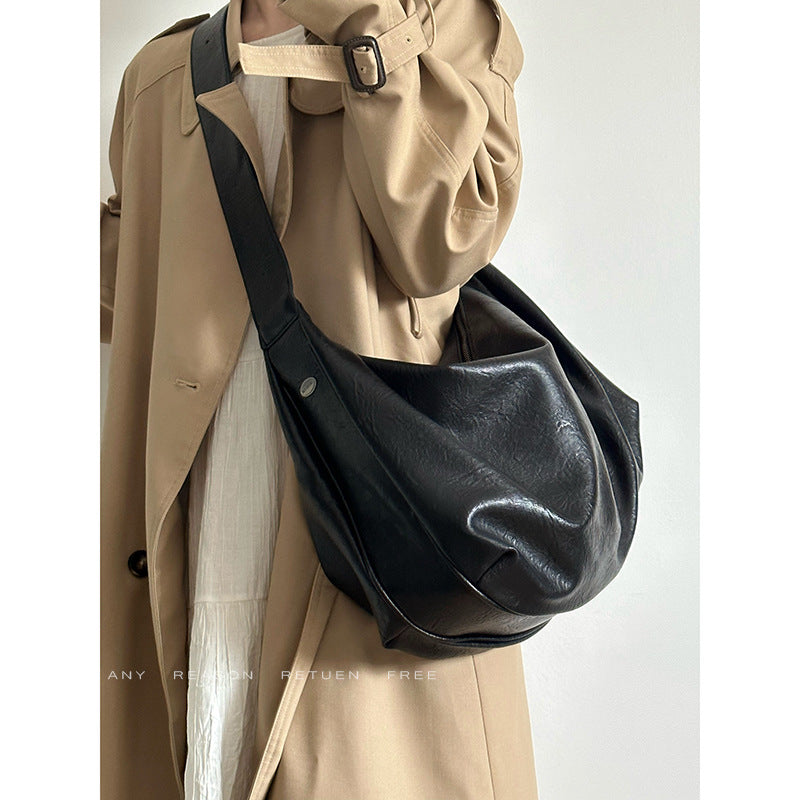 Women's Leather Large Capacity Black Dumpling Retro Women's Messenger Bag