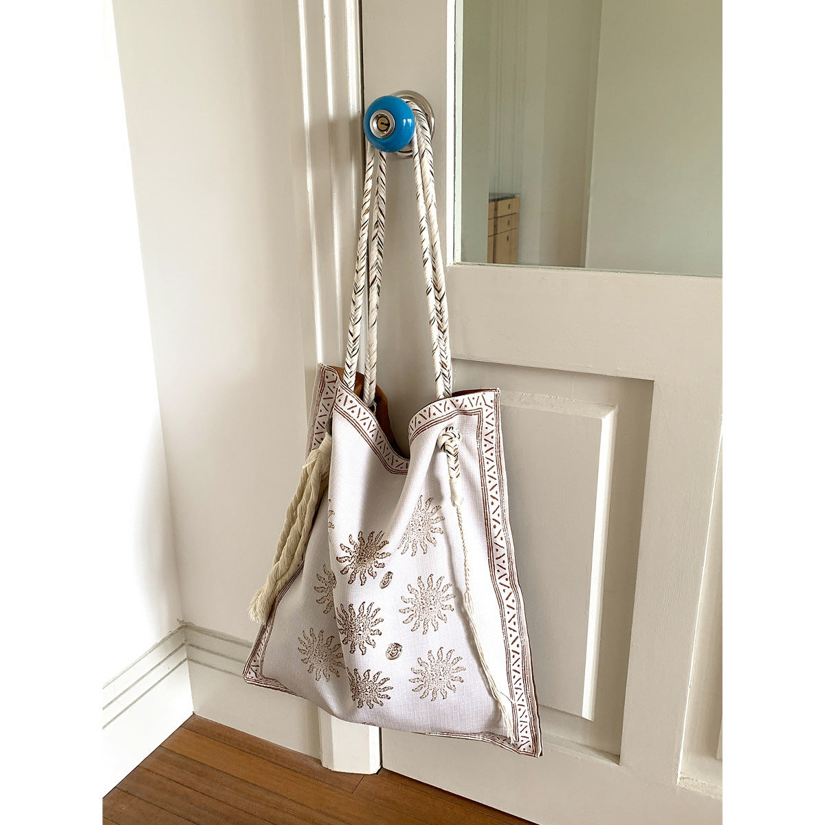 Women's Bohemian Vacation Large Capacity Handmade Linen Woven Niche Design Women's Shoulder Bag