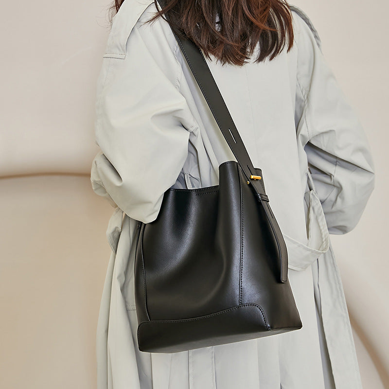 Women's Cowhide Genuine Leather High-grade Large Capacity Bucket Bags