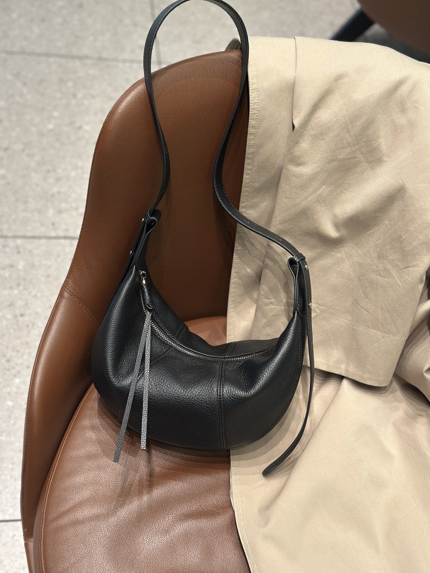 First Layer Cowhide Dumpling Genuine Leather Niche Practical Commuter Natural Women's Messenger Bag