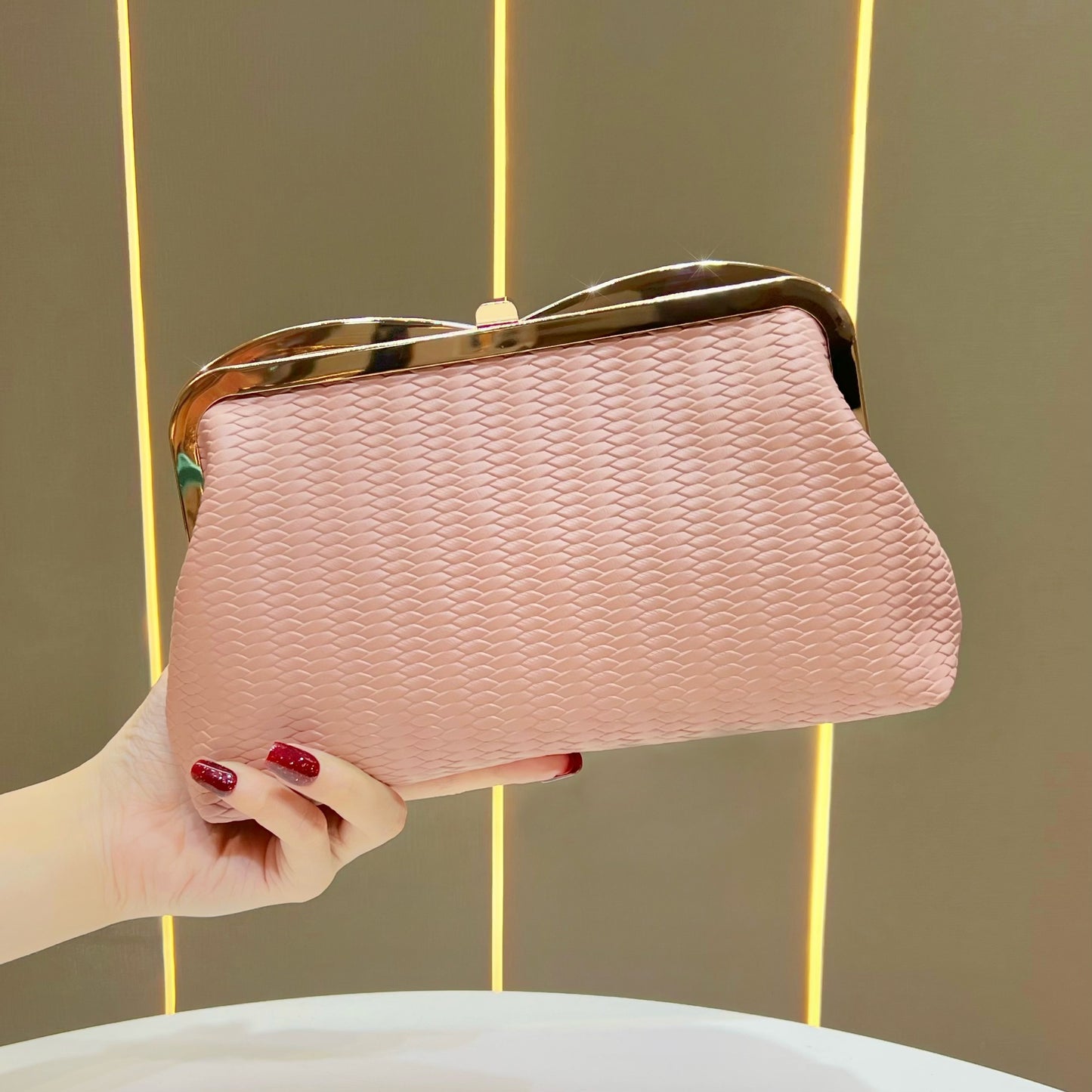 Women's Hand Holding High Fashion Elegant Men's Handbags
