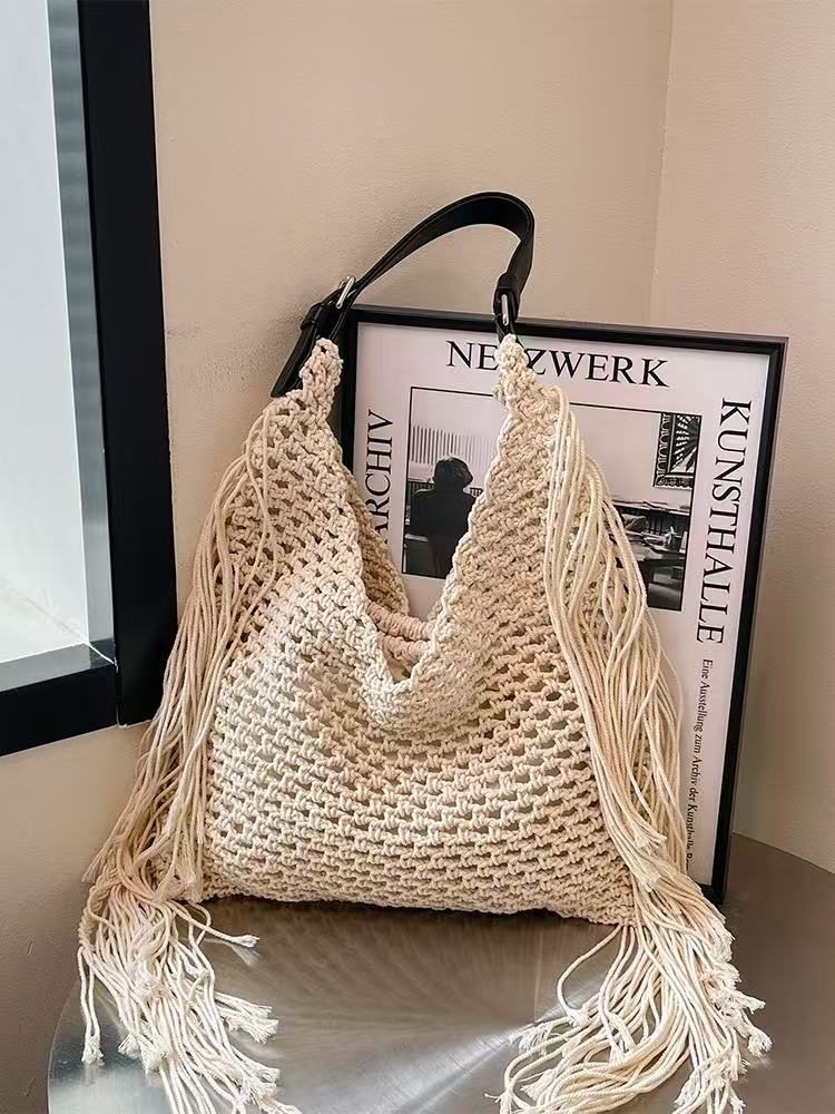 Women's Long Fringe Single Cotton Thread Woven Big Triangle Hollow Straw Women's Shoulder Bag