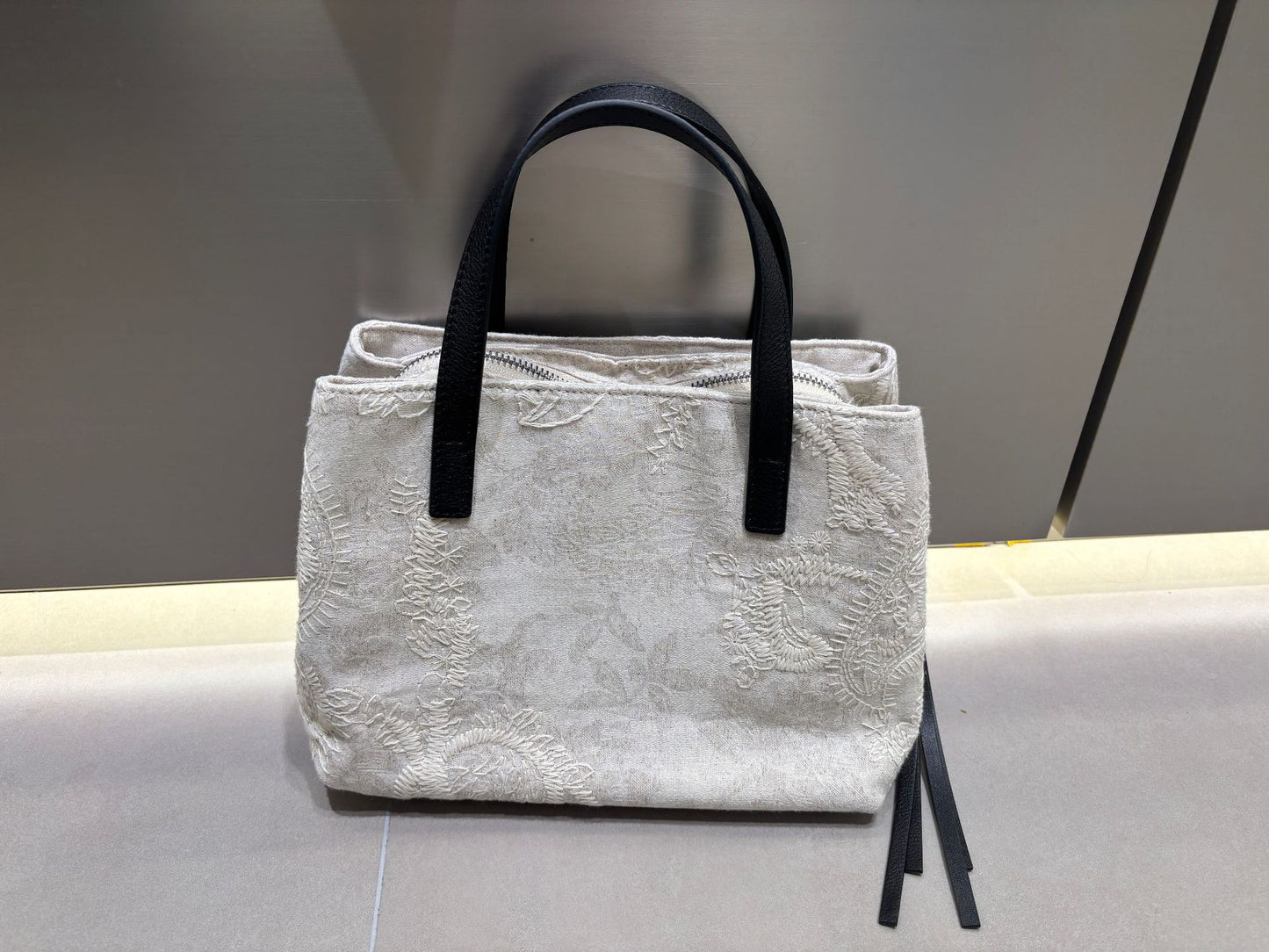 Women's Large Capacity Suede Retro Simple Commute Tote Bag