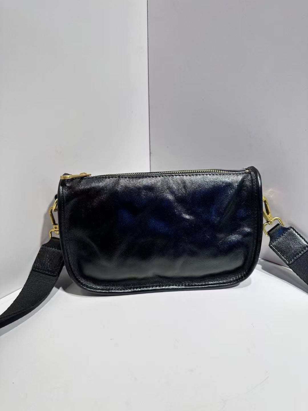Women's Genuine Leather Saddle Wide Strap Retro Women's Messenger Bag
