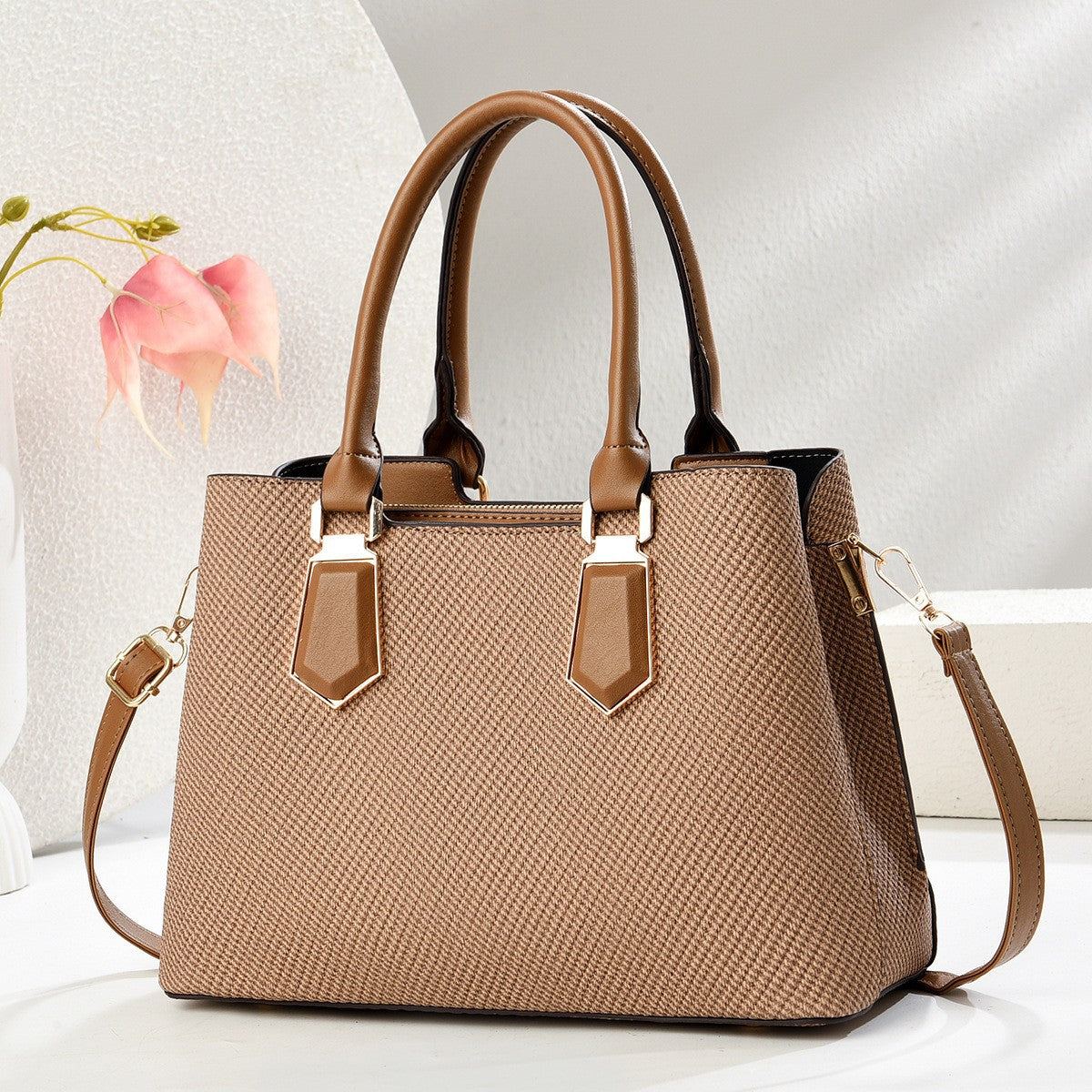 Elegant Women's Spring Texture Versatile Minimalist Women's Handbag