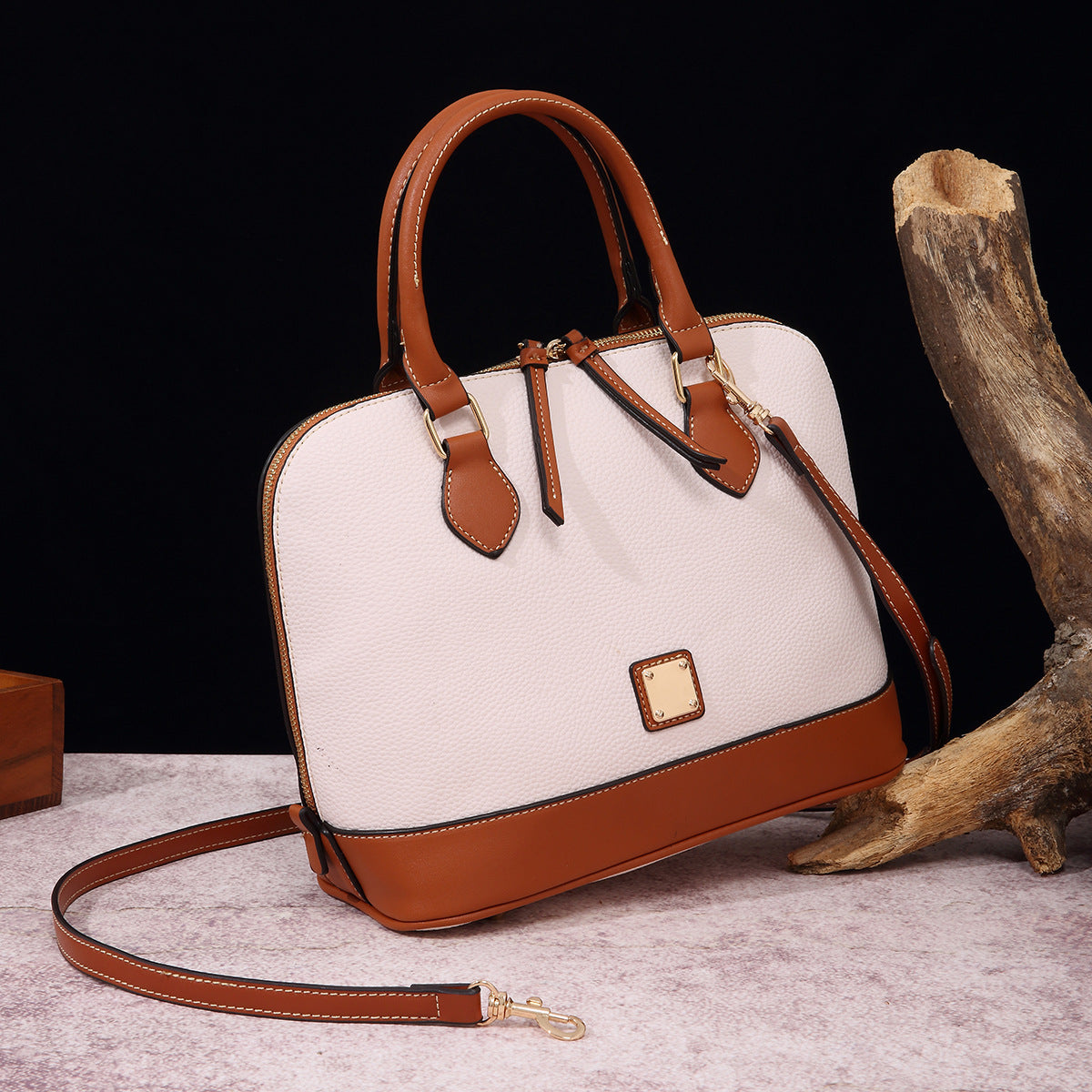 Women's Holding Color Matching Lychee Pattern Leather Women's Handbag