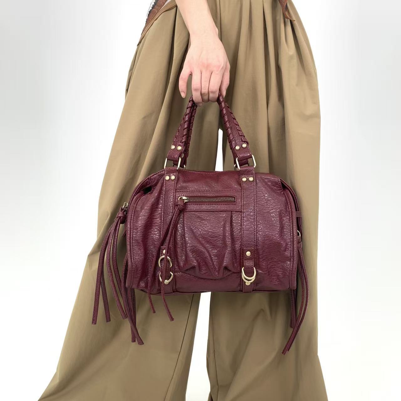 Women's Fashion Personalized Tassel Motorcycle Retro Hot Women's Shoulder Bag