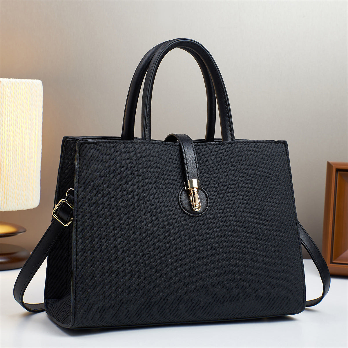 Women's Macaron Fashion Striped Minimalist Wait See Women's Shoulder Bag