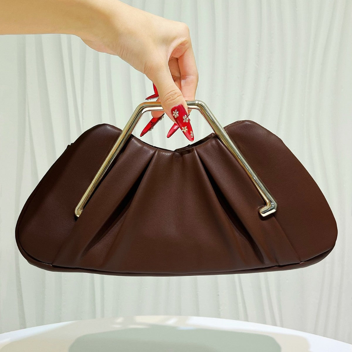 Innovative Women's Fashion Pleated Niche Clutch Dinner Bag