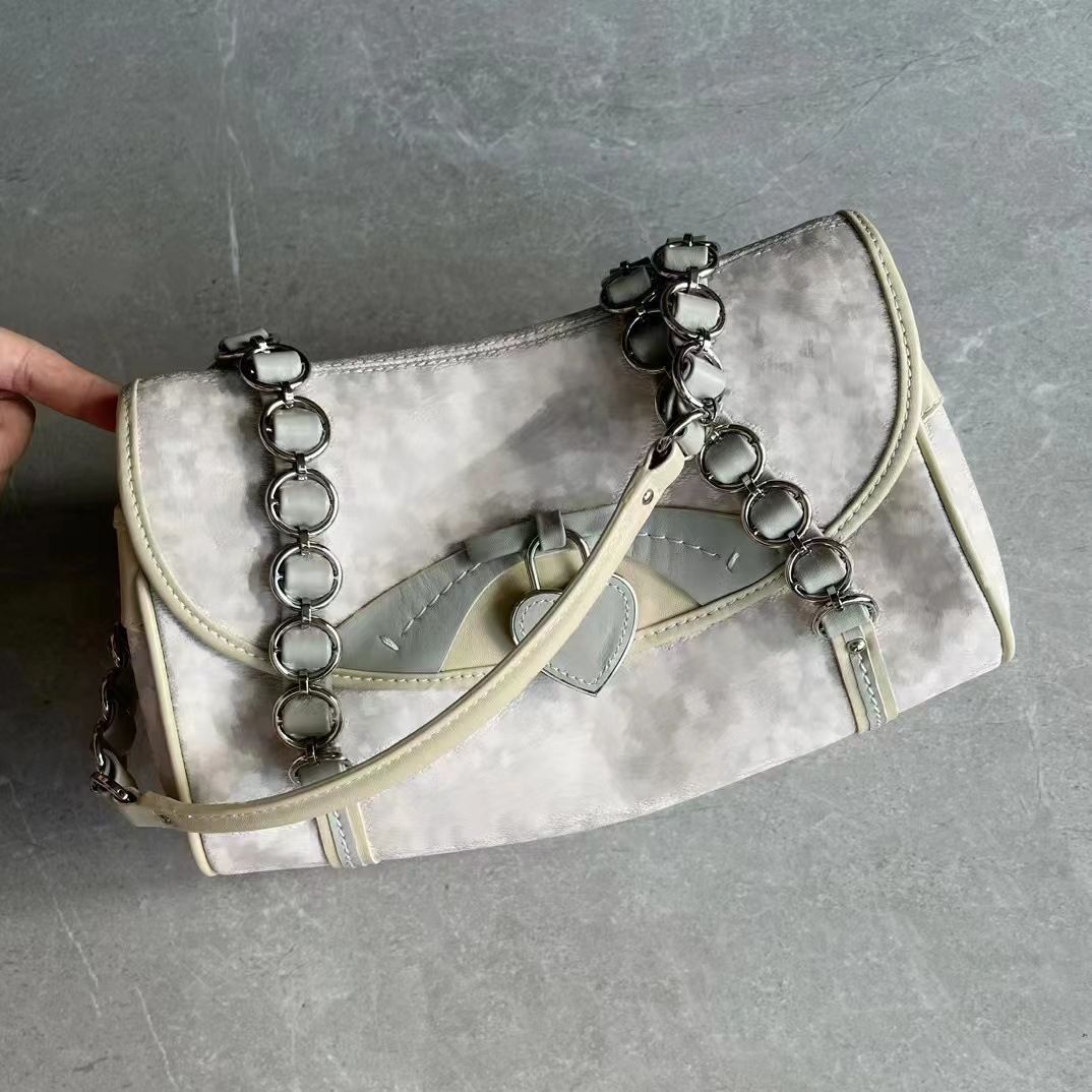 Women's High Quality Retro Vintage Fashion Millennium Underarm Lock