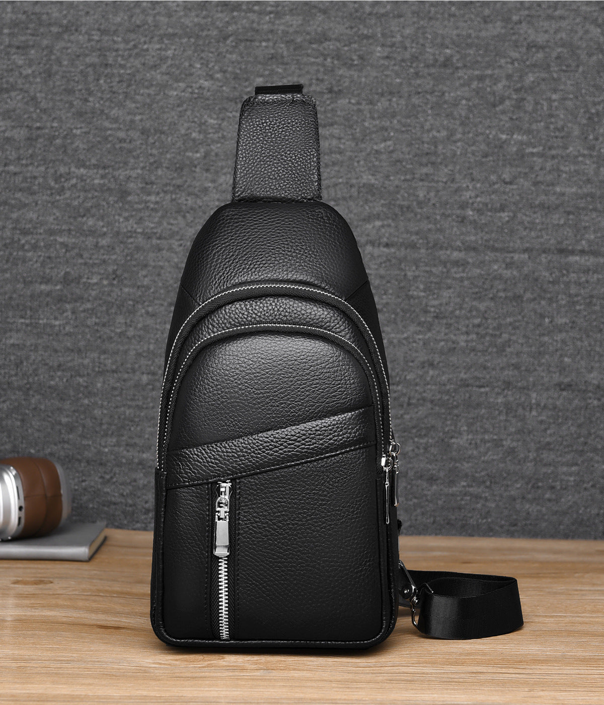 Men's Layer Cowhide Leather Large Capacity Cycling Men's Chest Bag