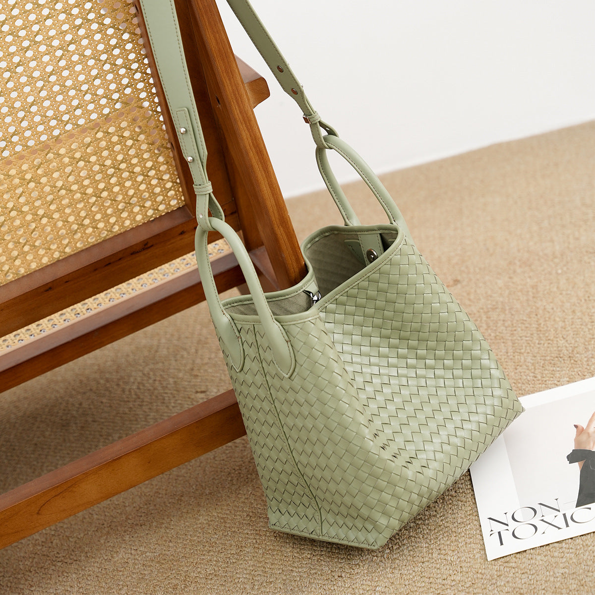 Women's Genuine Simple Fashion Woven Large Capacity Portable Women's Leather Bag