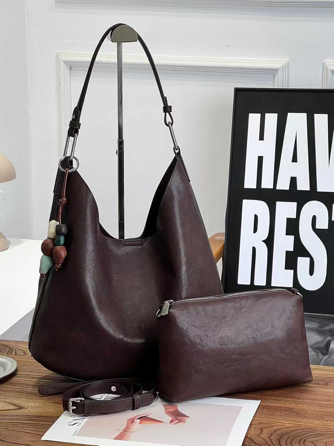 Women's Simple Fashion Large Capacity Versatile Flocking Soft Tote Bag