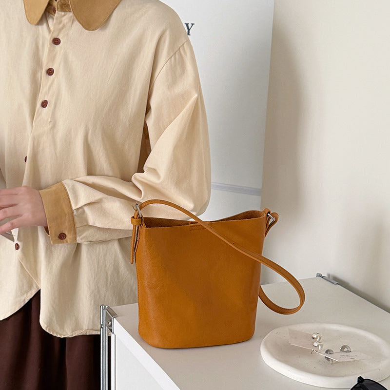 Women's Genuine Leather Minimalist Retro Style First Layer Vegetable Women's Shoulder Bag