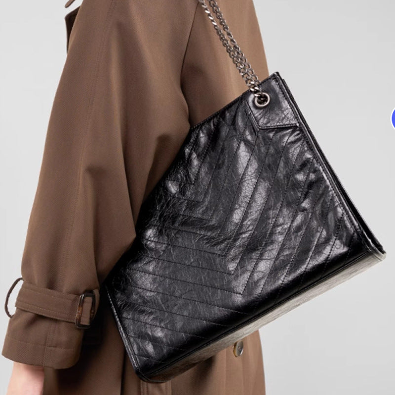 Women's High-grade Large Capacity Cowhide Hobo Commuter Chain Women's Shoulder Bag