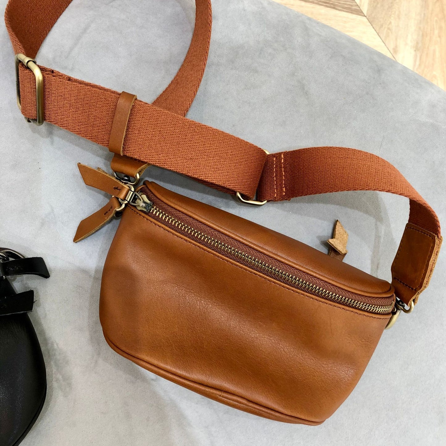 Genuine Leather Handmade First Layer Cowhide Saddle Female Women's Shoulder Bag