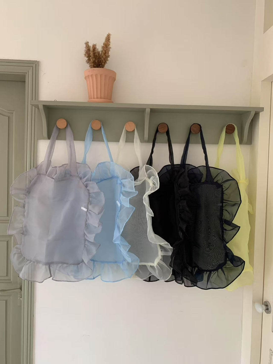 Women's Cloud Vintage Waterproof Nylon Fabric Pleated Women's Shoulder Bag