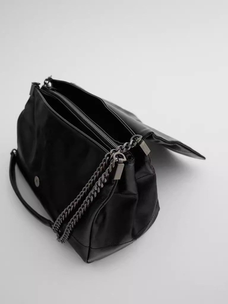 Women's Black Soft Leather Rock Rhombus Chain Large Capacity Commuter Hobo Bags