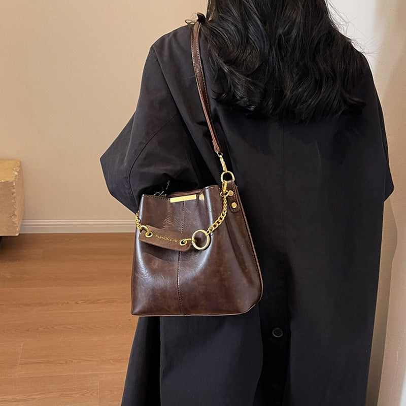 Women's Versatile Retro Soft Leather High-grade Light Women's Messenger Bag