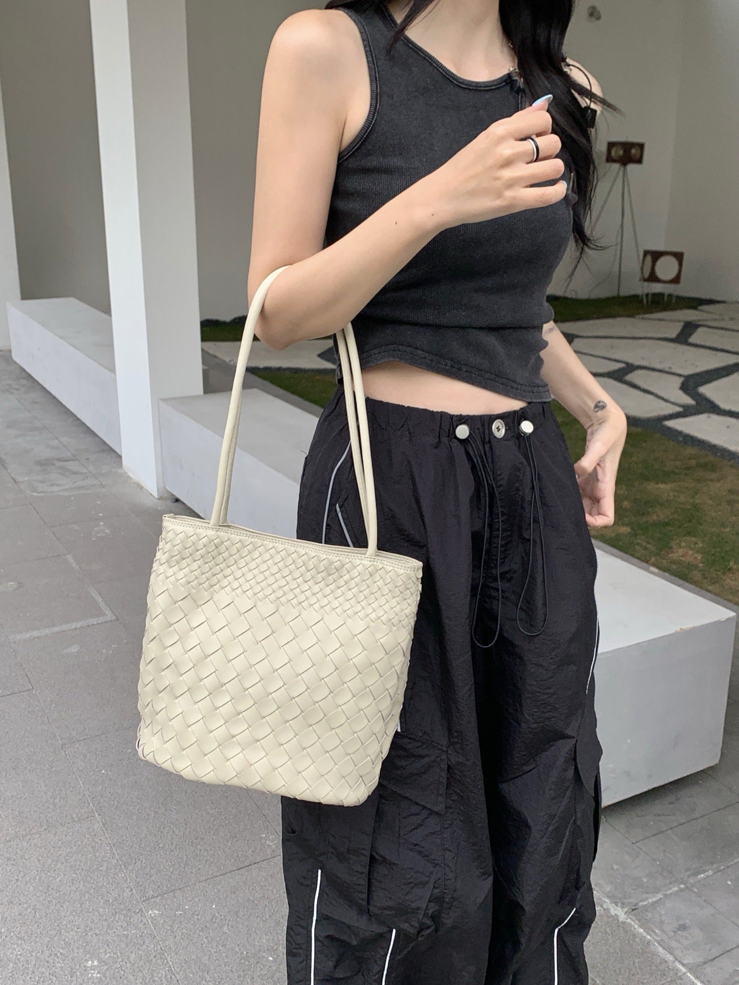 Women's Sheepskin Woven Large Capacity Totes Underarm Bucket Bags