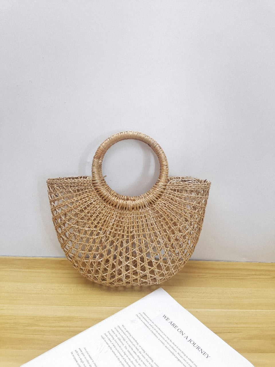 Women's Handmade Yellow Grass Hollow Woven Straw Women's Handbag