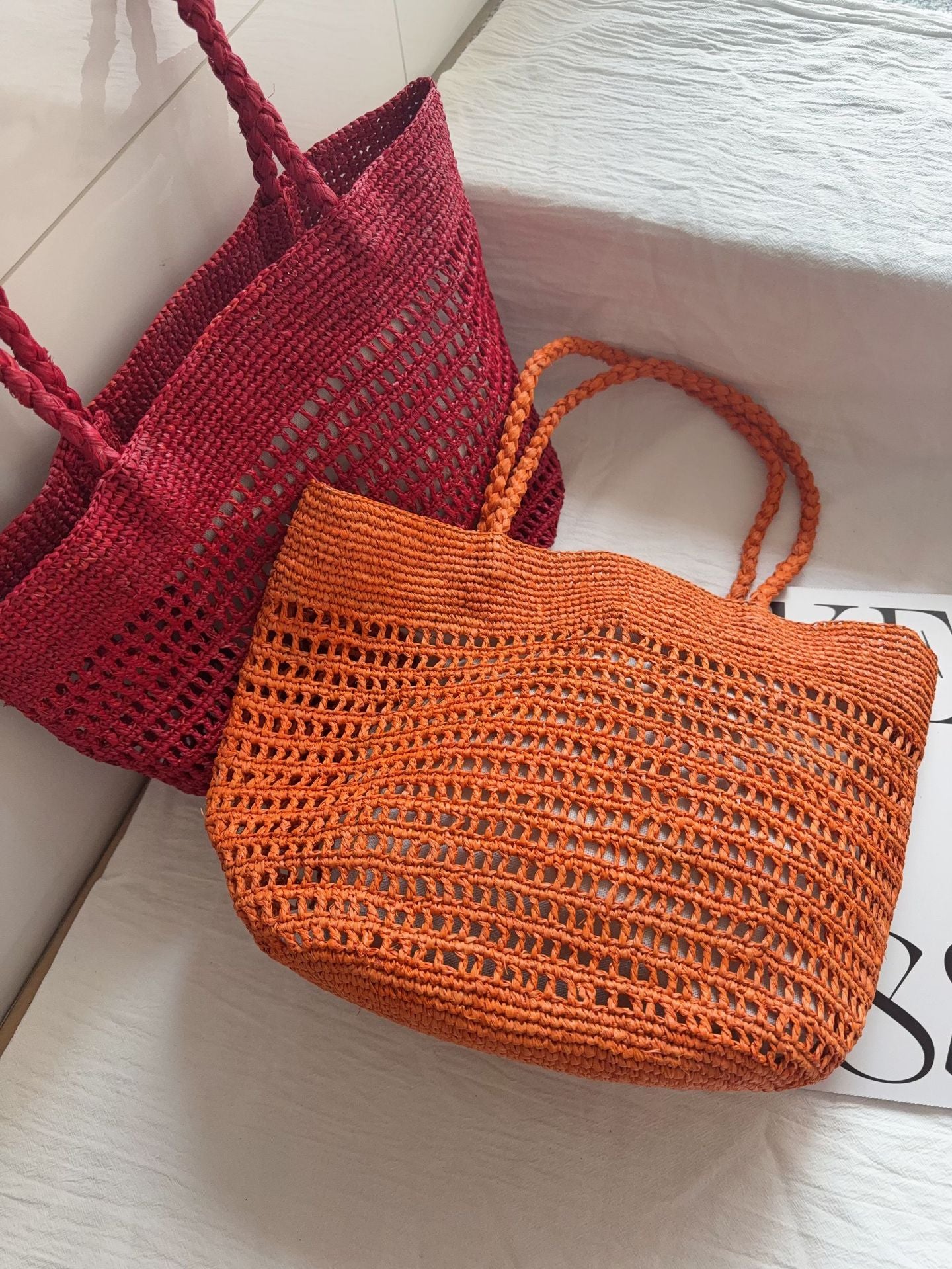 Women's Fashionable Raffia Handmade Hook Weaving Hollow Portable Straw Seaside Bags