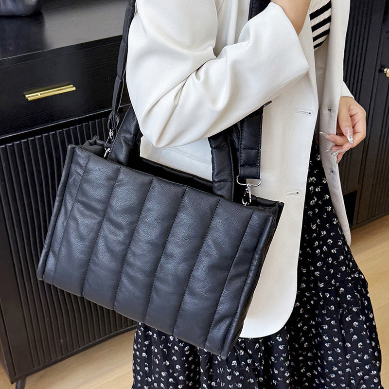 Women's Retro Korean Fashion Large Capacity Commuter Handbags