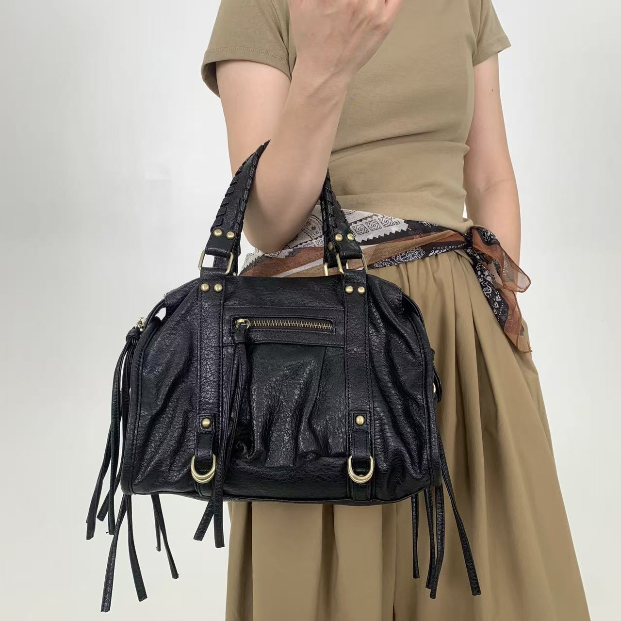 Women's Fashion Personalized Tassel Motorcycle Retro Hot Women's Shoulder Bag