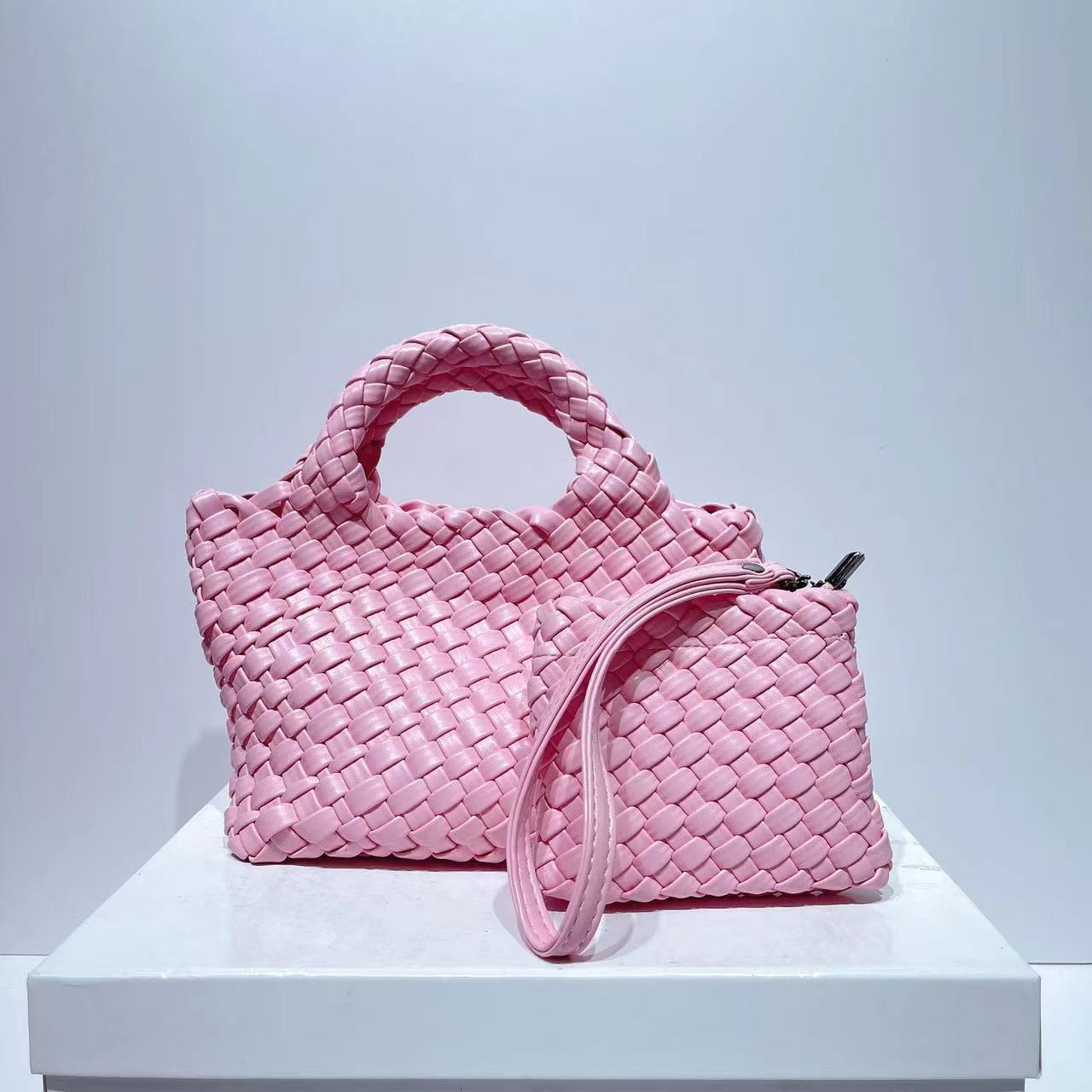 Women's Pretty Hand-woven Vegetable Basket Chain Women's Shoulder Bag