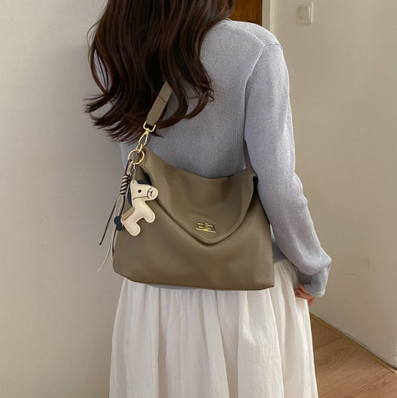 Women's Single Underarm Retro Soft Leather Commuter Light Women's Messenger Bag
