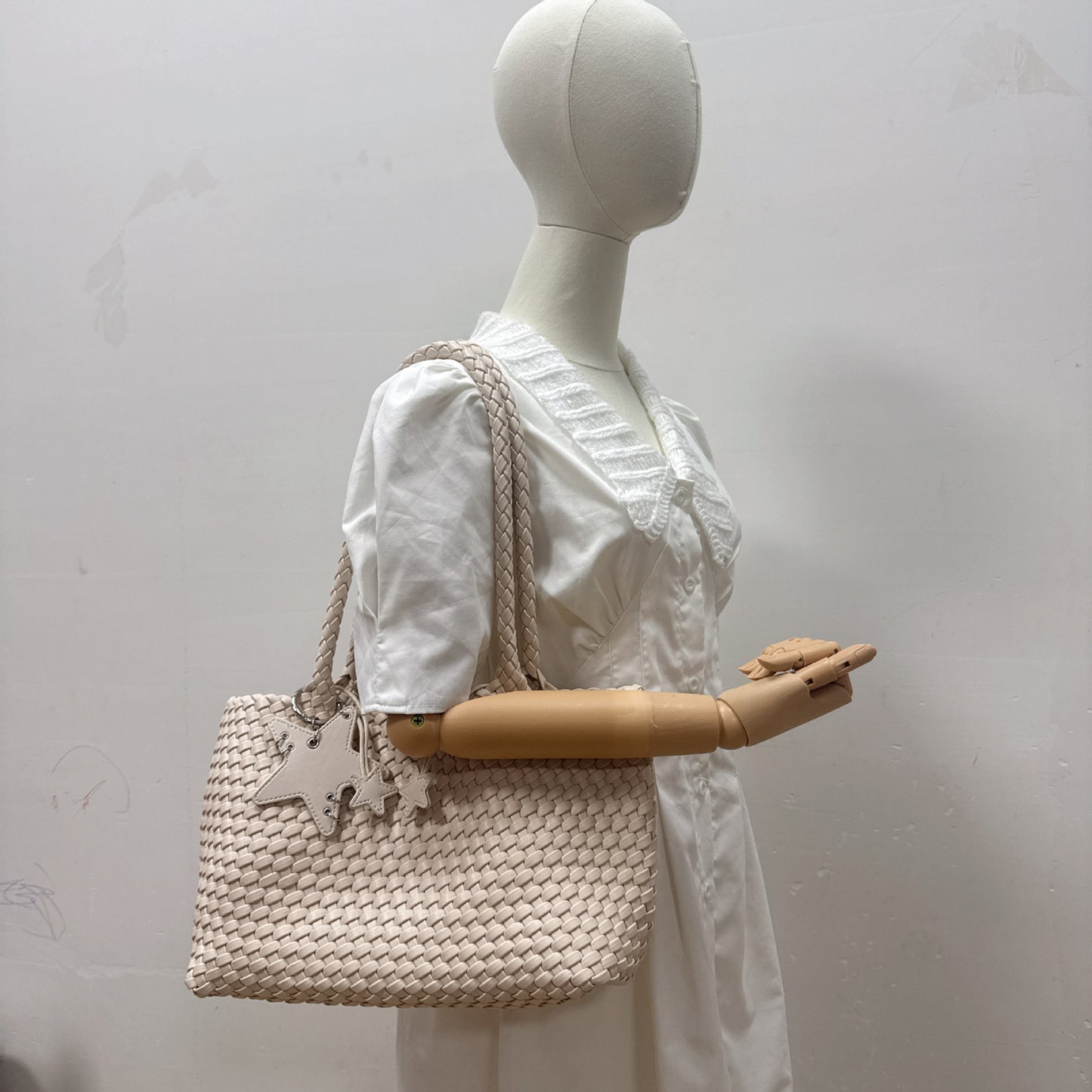 Women's Horizontal Woven Large Capacity Commuter Mother Underarm Vegetable Tote Bags