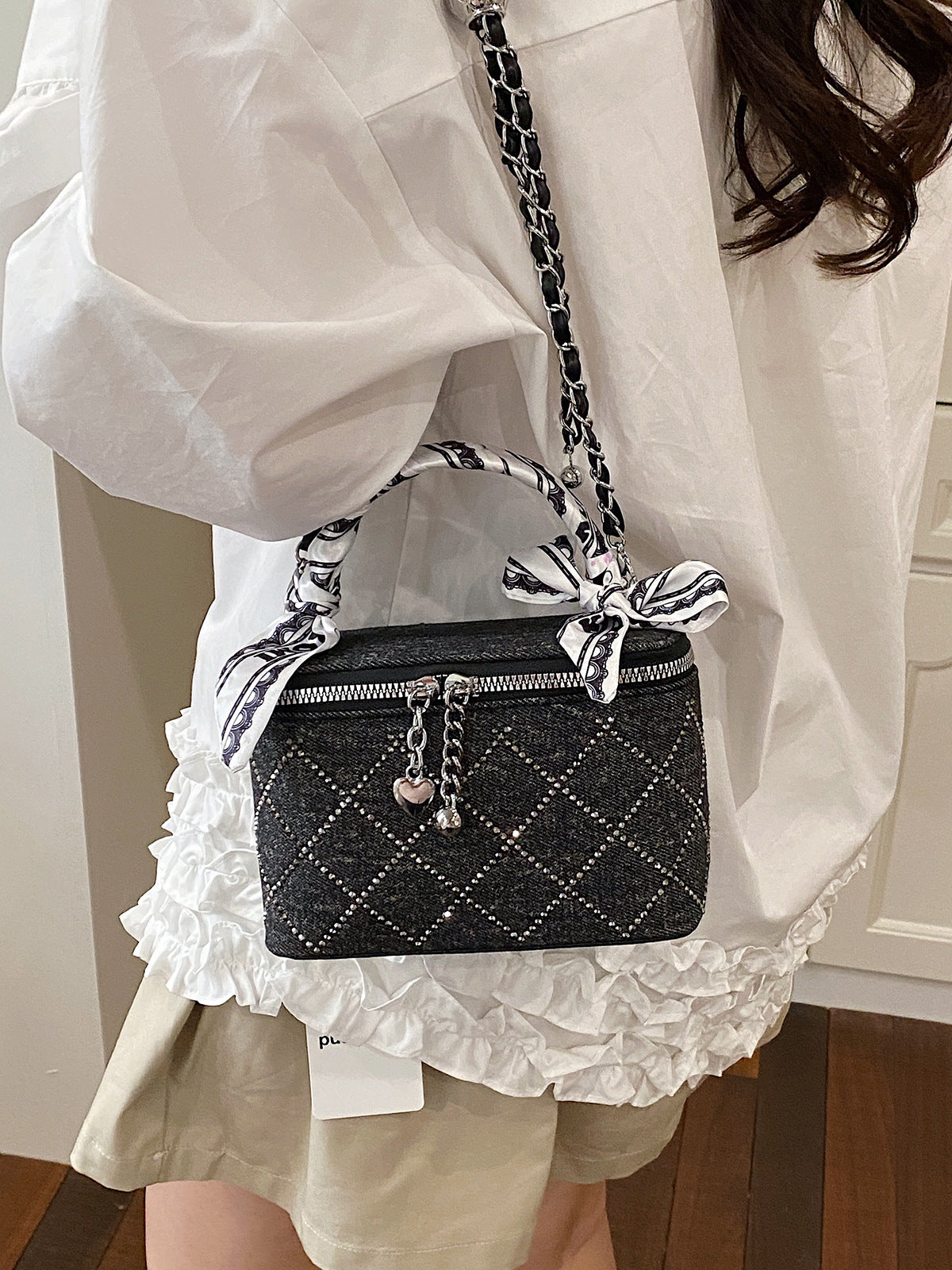 Women's Popular Niche Rhinestone Fashion Chain Portable Small Square Bag